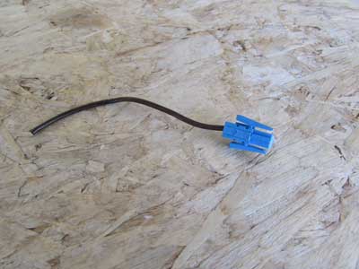 BMW 1 Pin Blue Connector w/ Pigtail 1378462